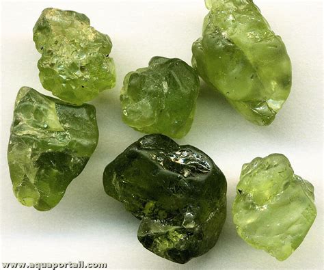 Olivine! Un Minerale Multiforme per L'Industria del Futuro?